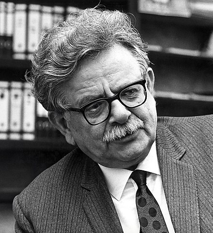 Elias Canetti es una figura esencial en la literatura contemporánea y Auto de fe (1935) es considerada su obra más emblemática.